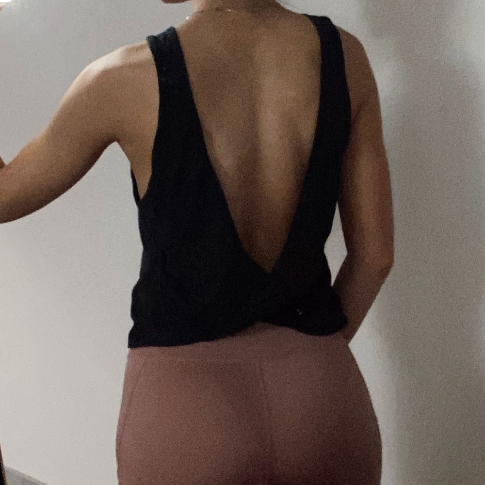 Lululemon black low back tank top